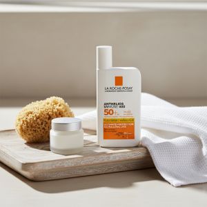 مایع ضد آفتاب ضد لک فلویید انسلیوس یوی مون چهارصد SPF 50 لاروش پوزای مایع ضد آفتاب ضد لک فلویید انسلیوس یوی مون چهارصد SPF 50 لاروش پوزای